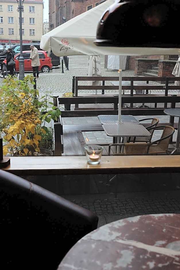 Academus - Pub, Rooms, Cider