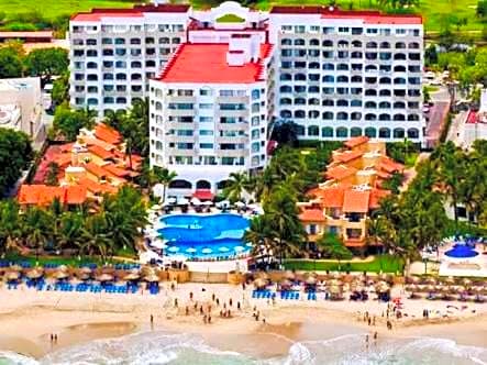 VILLA PARA 5P 4A 1M dentro del Hotel a un lado del Krystal IXTAPA Con Playa WiFi