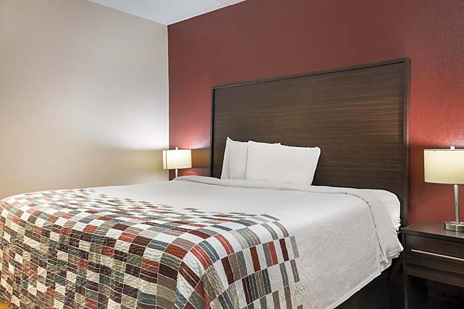 Red Roof Inn & Suites Statesboro - University