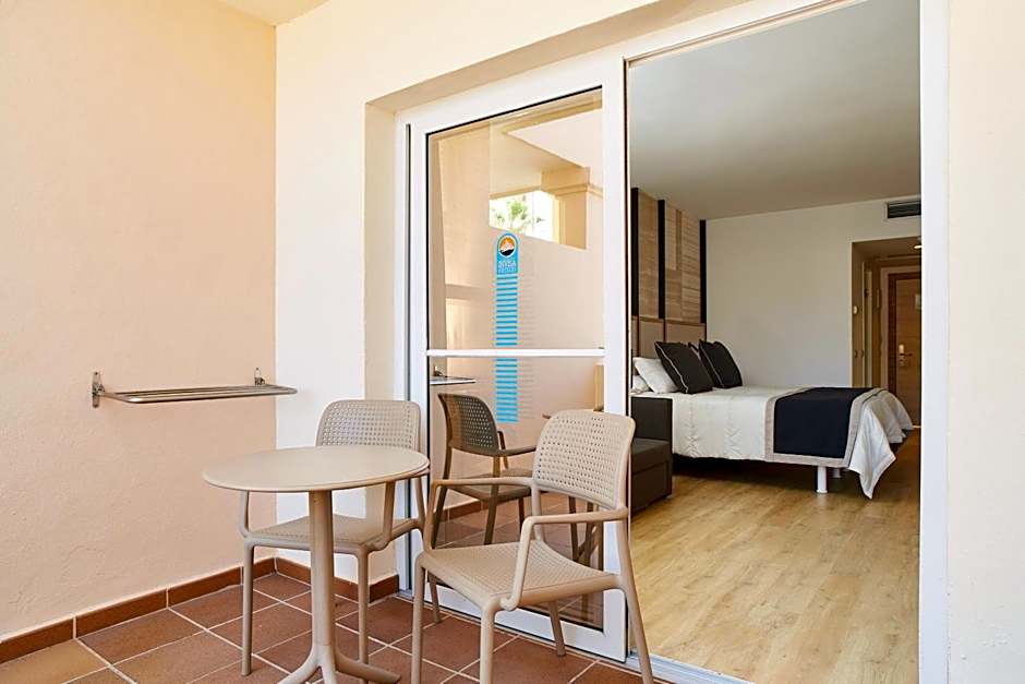 Invisa Hotel Club Cala Blanca