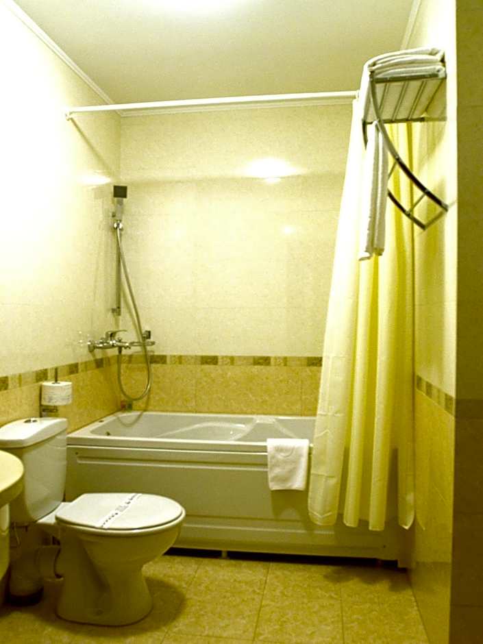 Manhattan Hotel & Restaurant