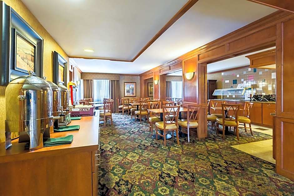 Clarion Inn and Summit Center