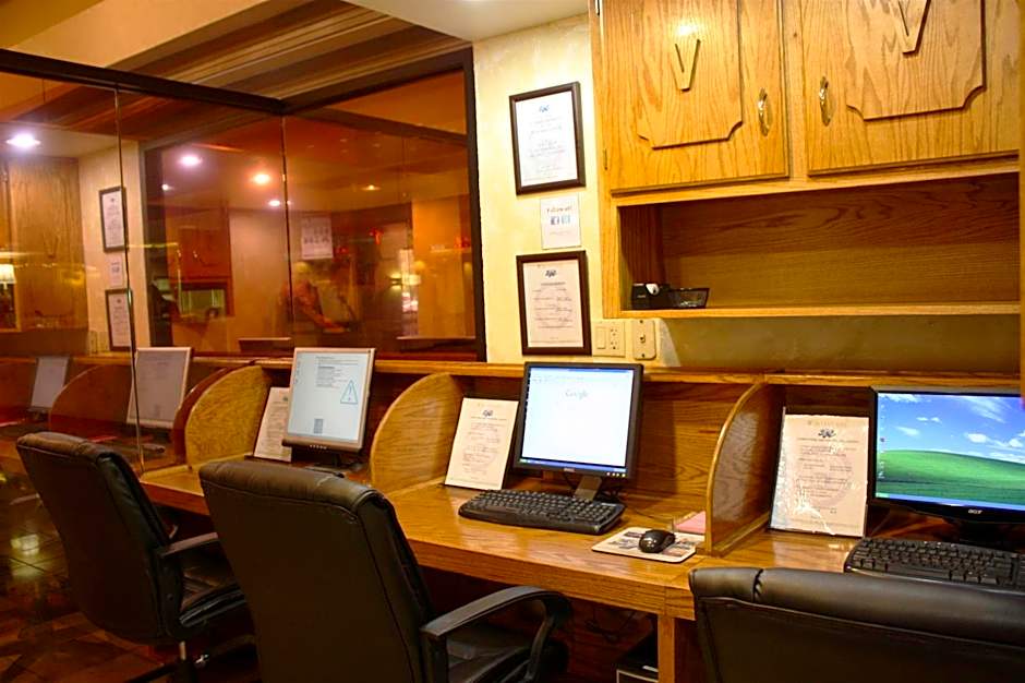 Ramada by Wyndham Viscount Suites Tucson East