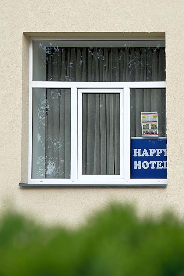 Happy Hotel
