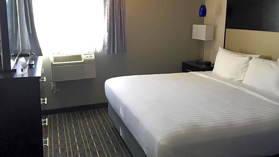 Comfort Inn & Suites Tigard near Washington Square