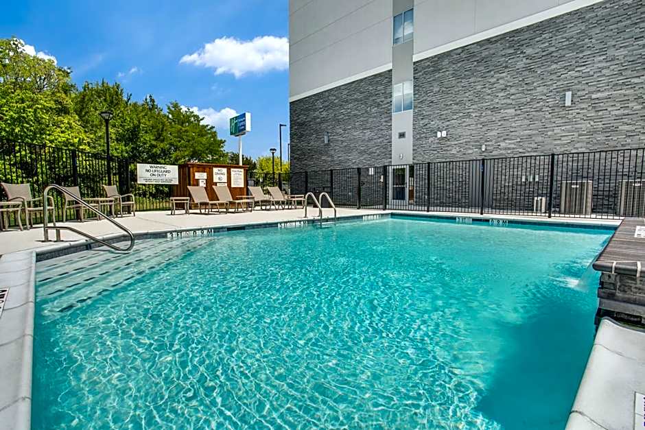Holiday Inn Express And Suites Denton South By IHG