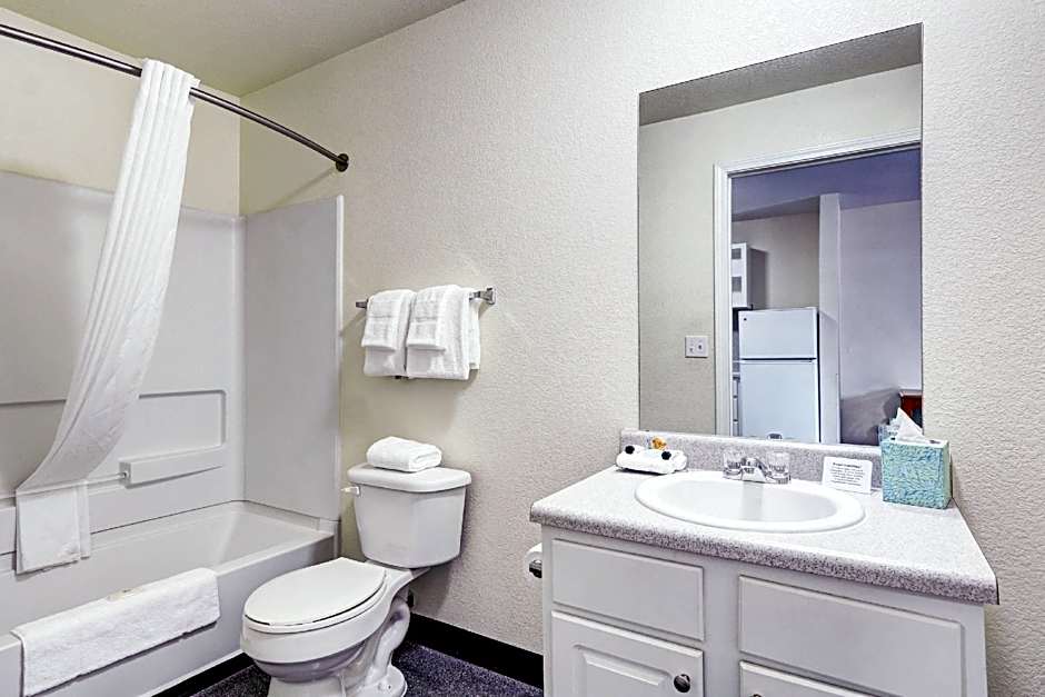 Photo 1 of 7 of 1 King Bed Suite
