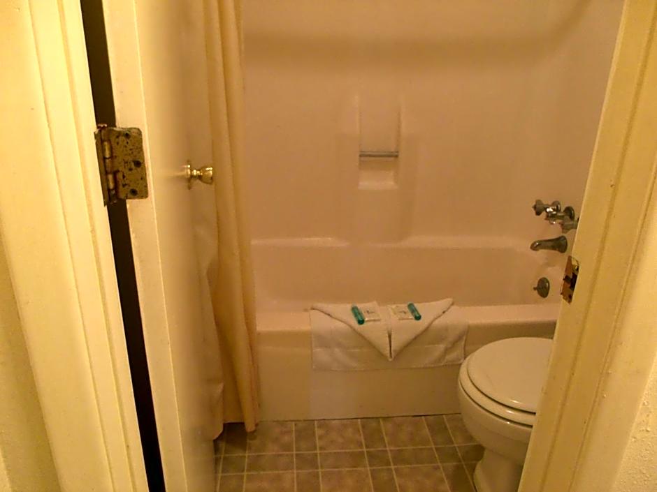 Narrow Gauge Railroad Inn