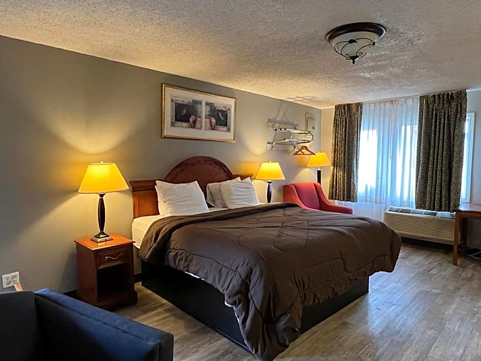 Ozark Inn & Suites