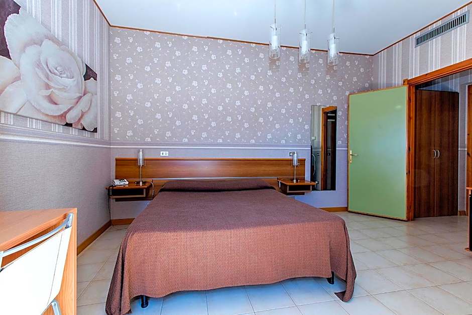 Hotel Residence Ulivi E Palme