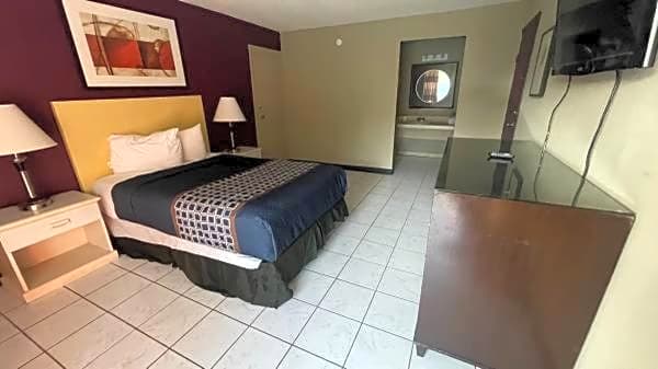 Travelodge by Wyndham Lumberton