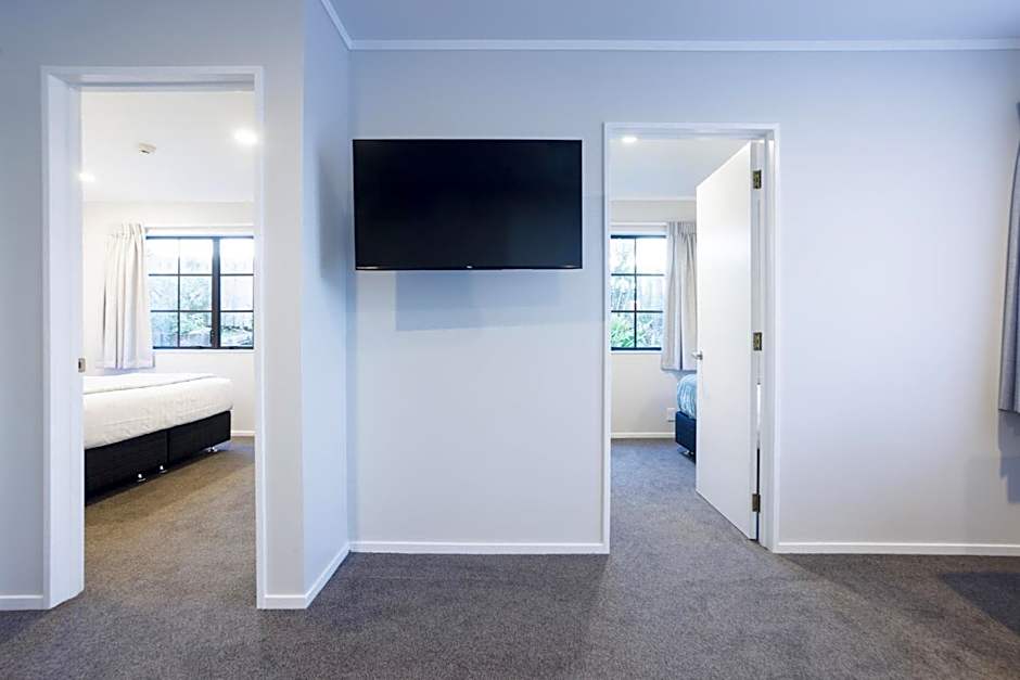 Bks Pohutukawa Lodge