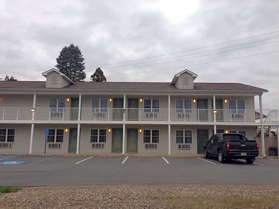 All Suites Inn Budget Host