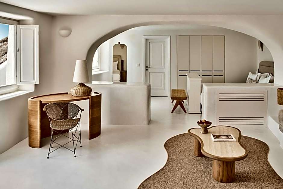 Mystique, a Luxury Collection Hotel, Santorini