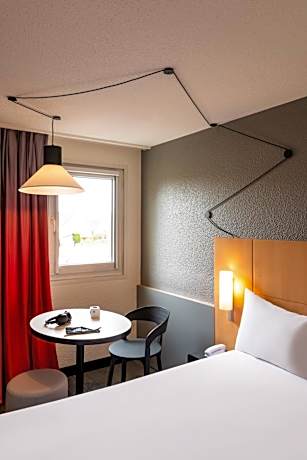 2 Adjoining Double Rooms
