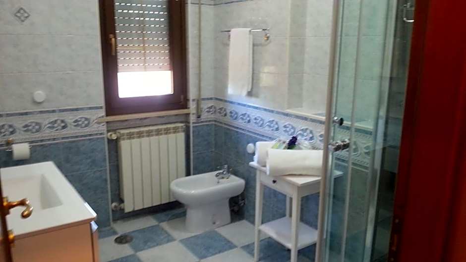 King Suite - Intera Suite vicino Aeroporto e Fiera di Roma