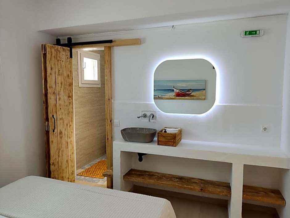 Votsalon Beach House - 30 meters from Alykes Beach