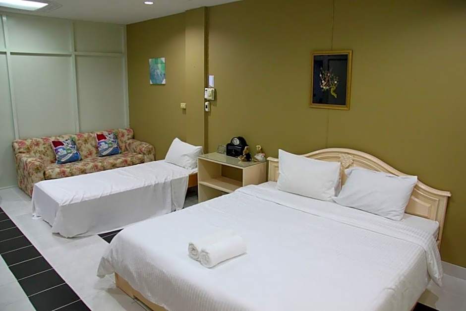 OYO 75486 Anna Residence Jomtien