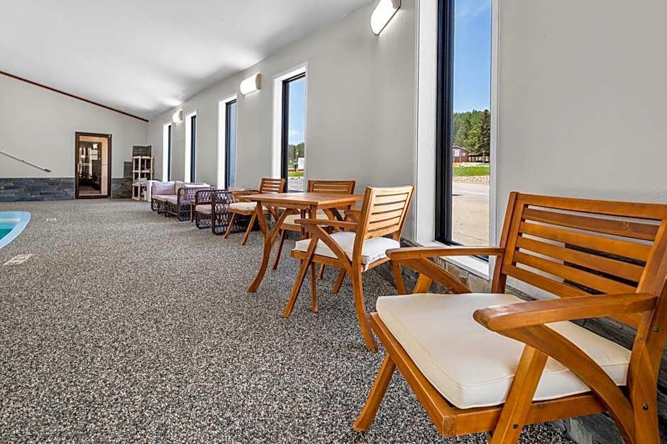 EverSpring Inn & Suites