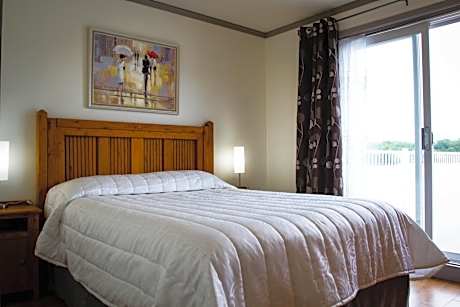 Suite with Lake View