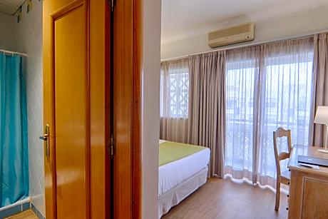 Two-Bedroom Apartment (4 Adults + 2 Children)