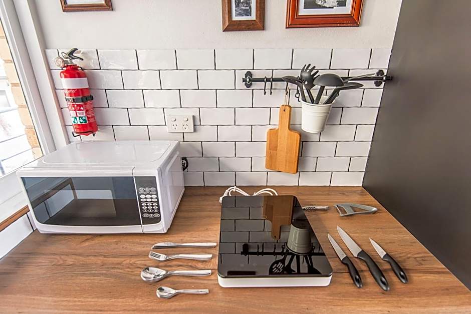 Manly Waves Studios & Apartments