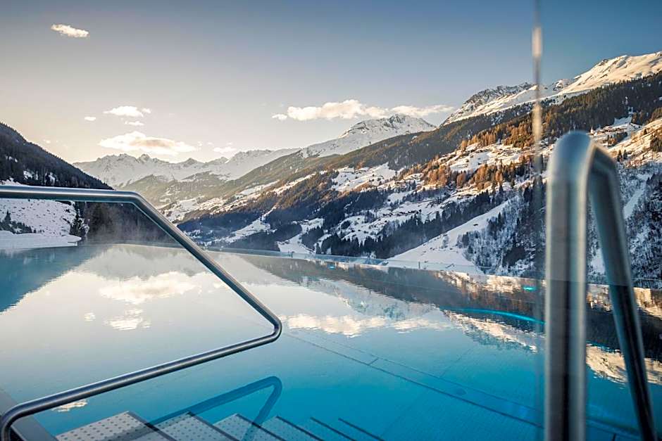 Boutique Hotel und Chalets Bergwiesenglück