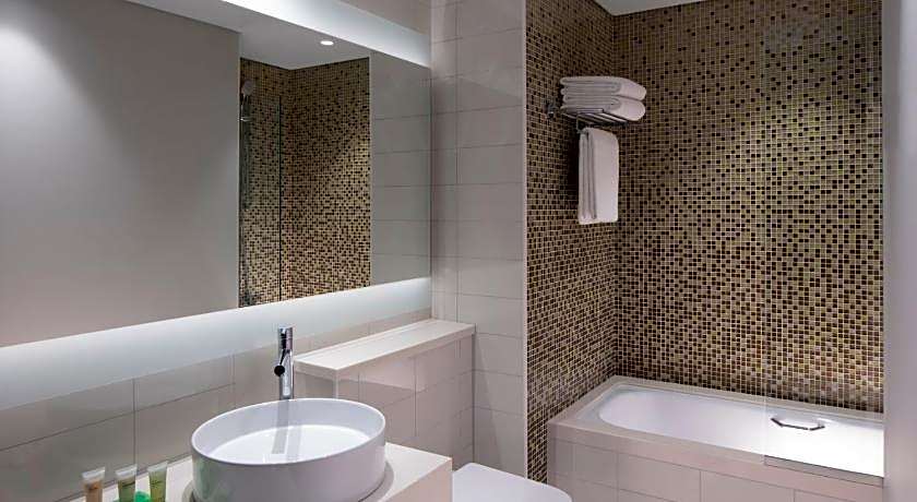 Hyatt Place Dubai Al Rigga Hotel
