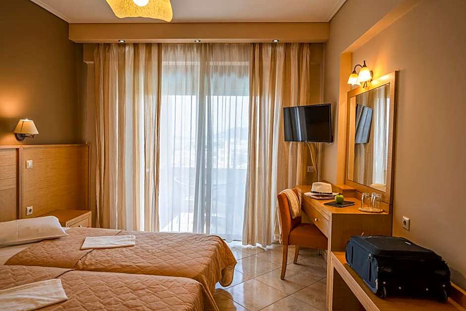 Evia Hotel & Suites