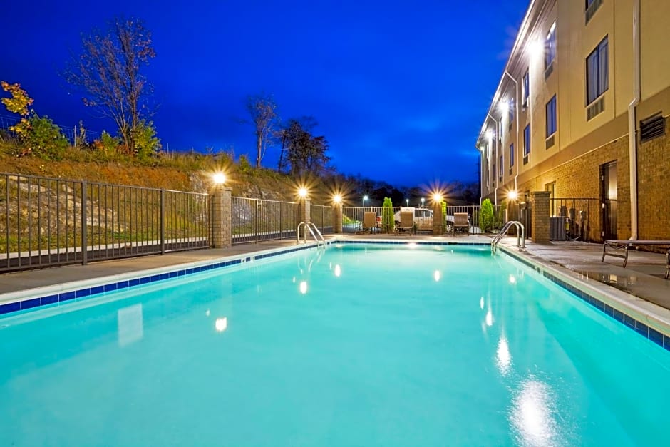 Holiday Inn Express Troutville-Roanoke North, an IHG Hotel