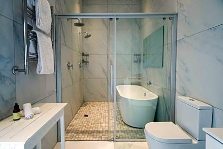 Balcony room- Deluxe King or Twin room with balcony