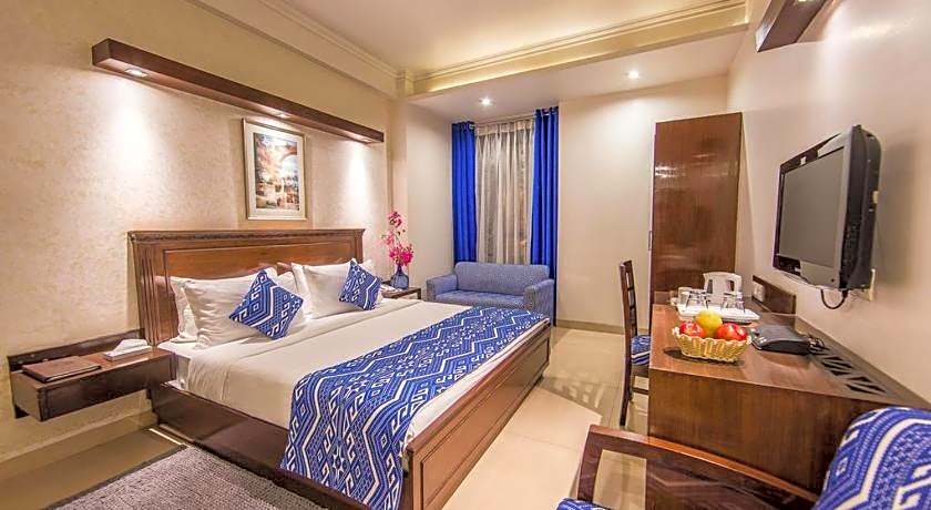 Rockland Hotel C R Park