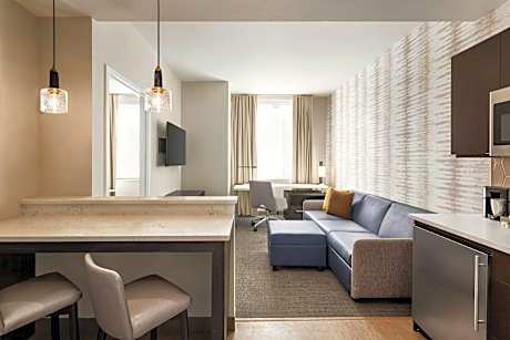 1 Bedroom Suite, 1 King, Sofa bed