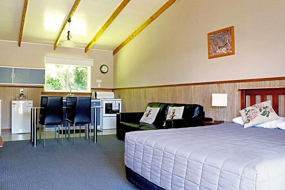 Fairy Springs Motel