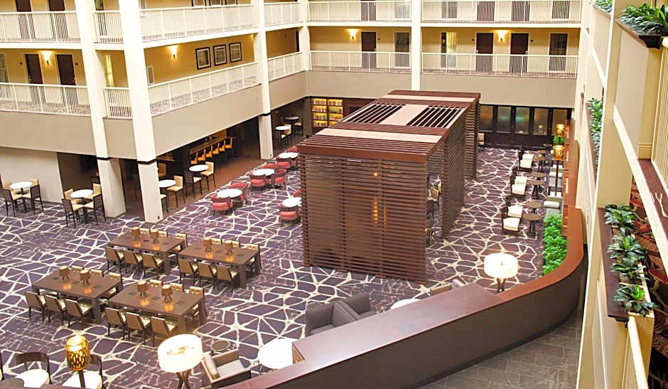 Embassy Suites by Hilton Philadelphia Airport