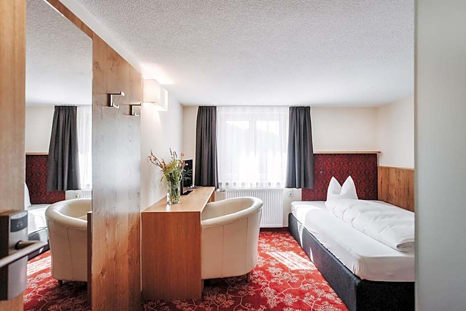 Photo 1 of 4 of Single Room