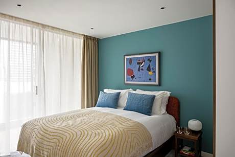 One Bedroom Apartment with Internal Balcony