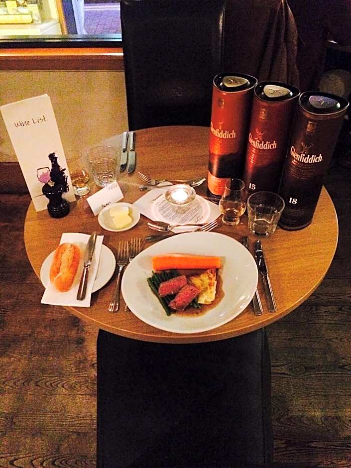 The Pipers' Tryst Hotel