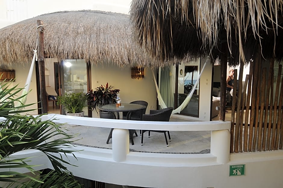 Playa Palms Beach Hotel