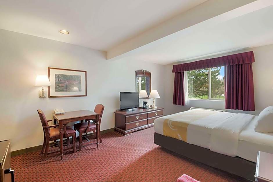 Quality Inn Grand Suites Bellingham