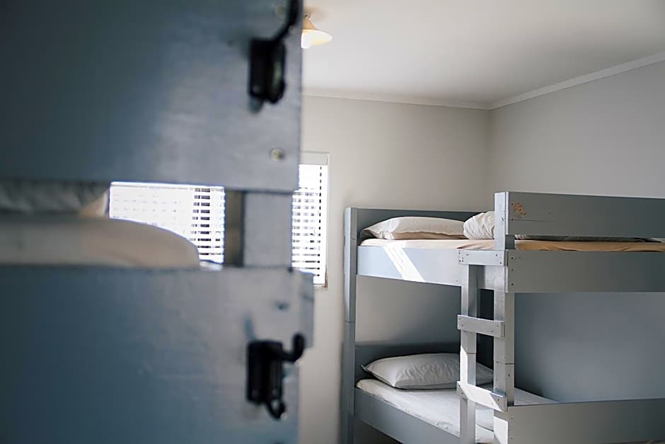 Hugo & Carters Backpackers & Motel