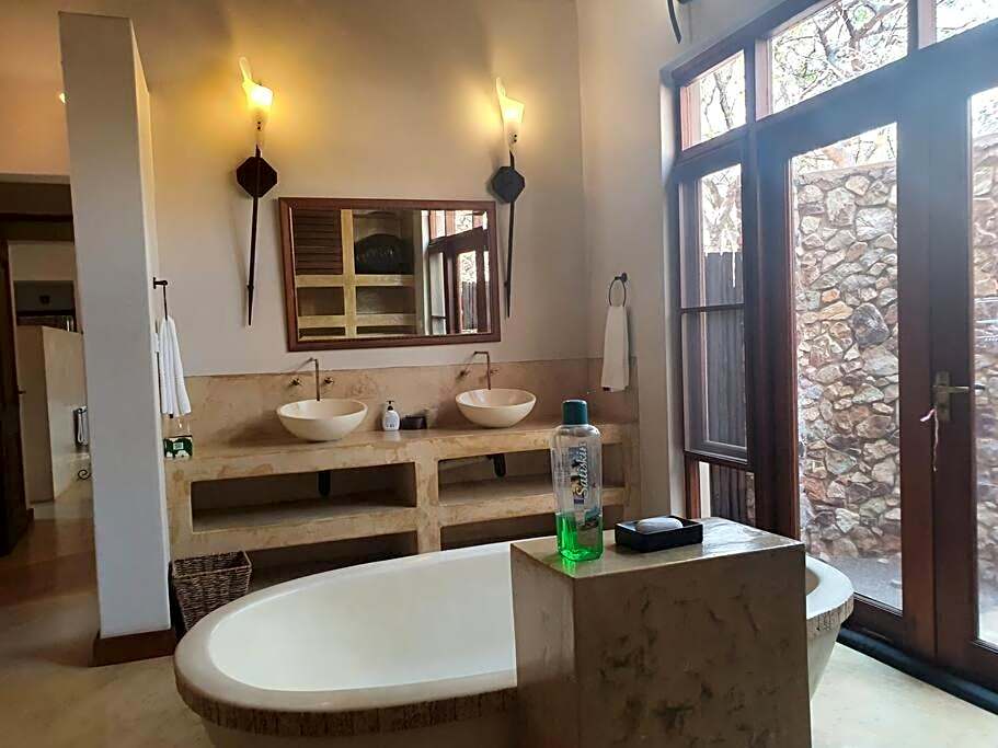 Zebula Golf and Wildlife Estate - Nagapie 12 Pax- Moi Signature Luxury villa