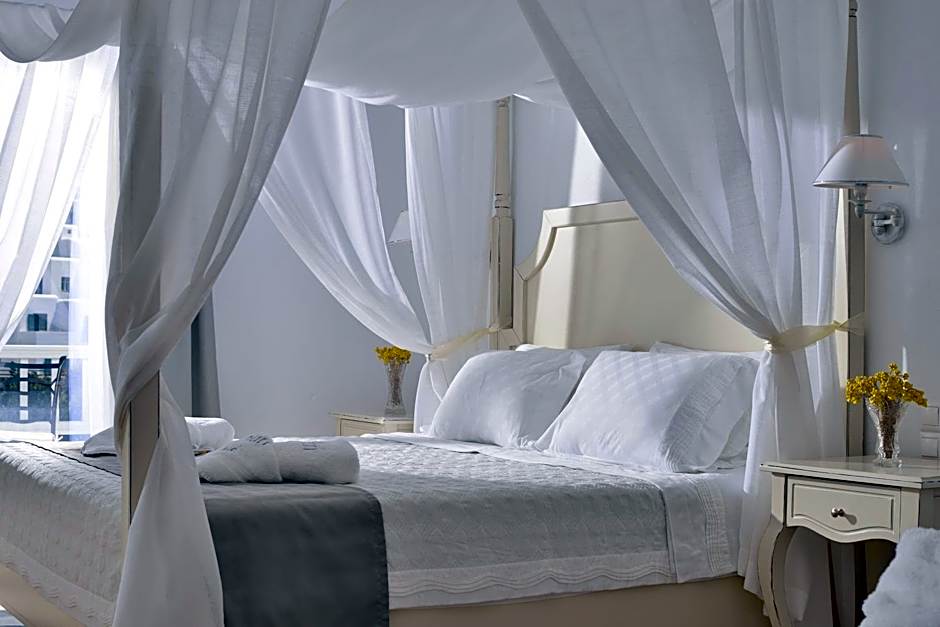 Kamari Hotel