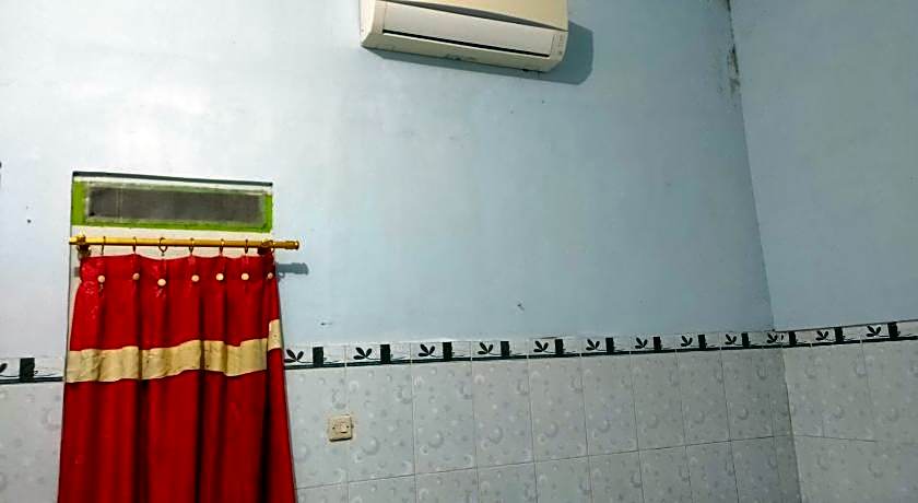 Hotel Keluarga Mekar Jaya Syariah Near UNS Solo