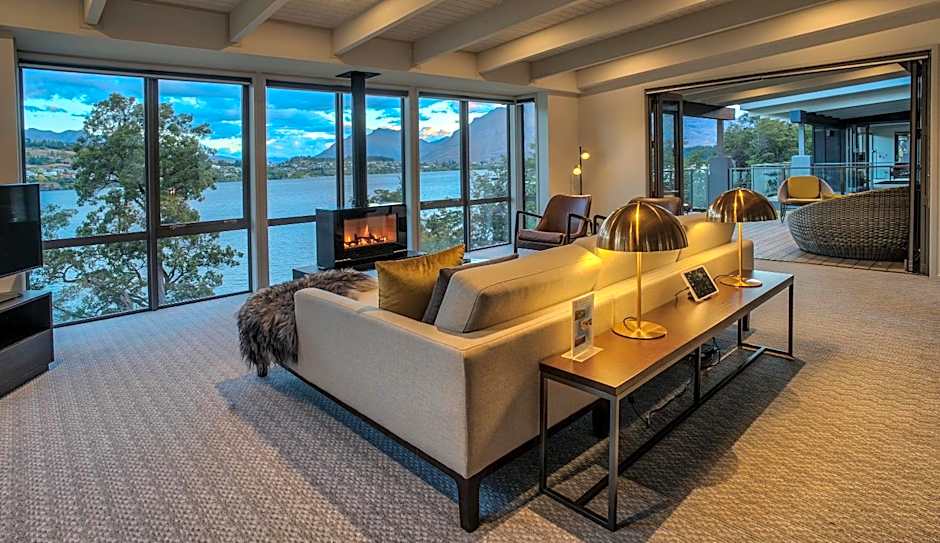 The Rees Hotel & Luxury Apartments