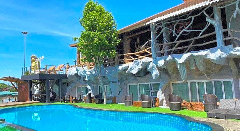Suwanna Riverside Resort