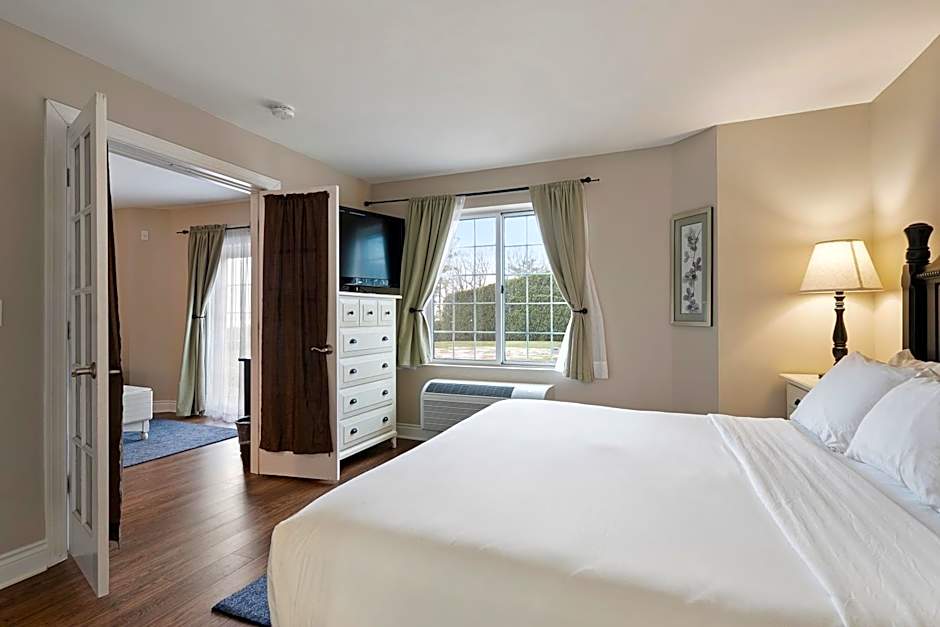 Charlevoix Inn & Suites SureStay Collection by Best Western