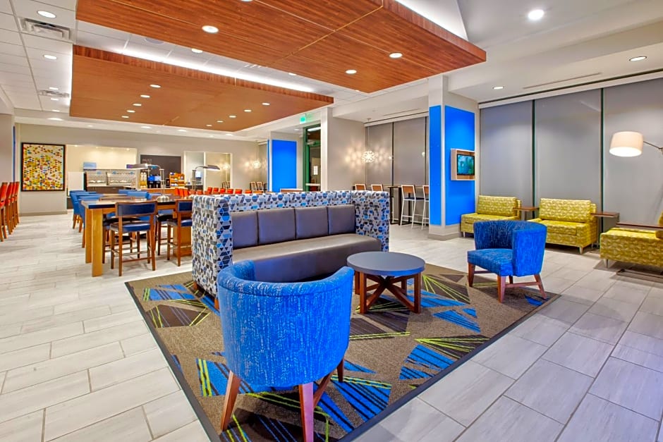 Holiday Inn Express & Suites VA Beach Oceanfront by IHG