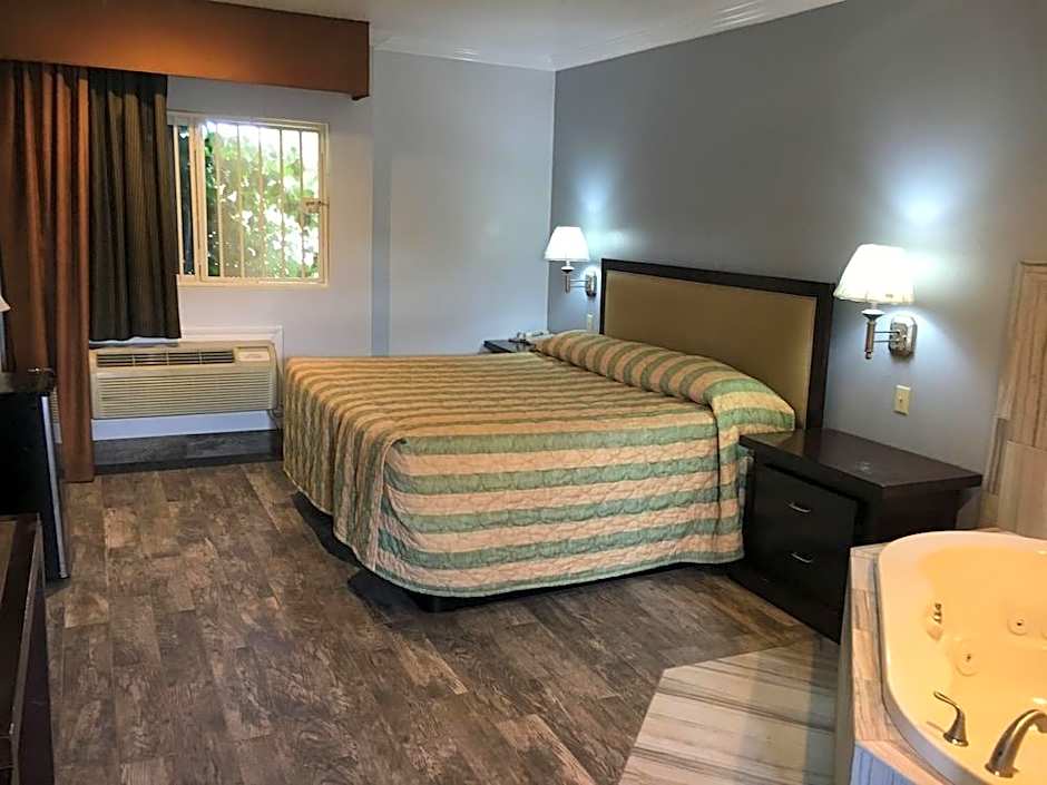 Bellflower Travel Inn