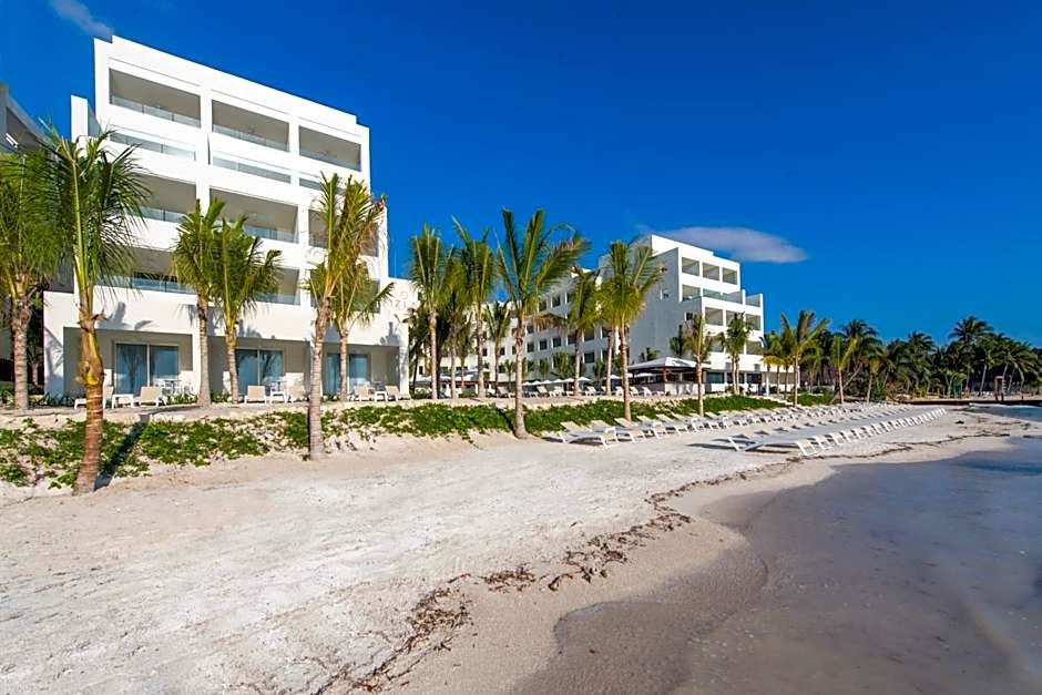 Izla Beach Front Hotel